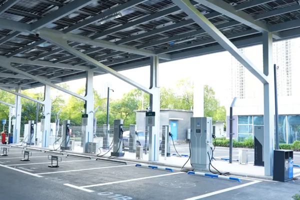 年减碳330吨！南通首座光储充充电站：用“阳光电”绘就大气减排新图景